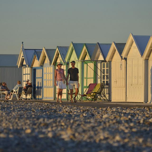 Cayeux-sur-Mer _ Promeneurs sur les Planches © CRTC Hauts-de-France - Nicolas Bryant