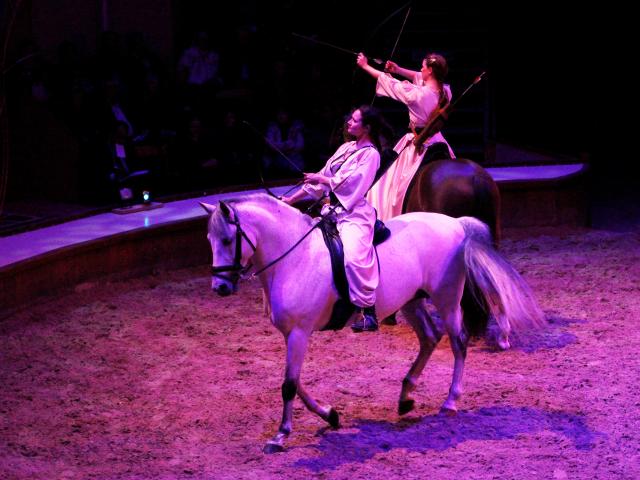 Chantilly_ Spectacle équestre aux Grandes Ecuries © CRT Hauts-de-France _ JL Verbrugghe