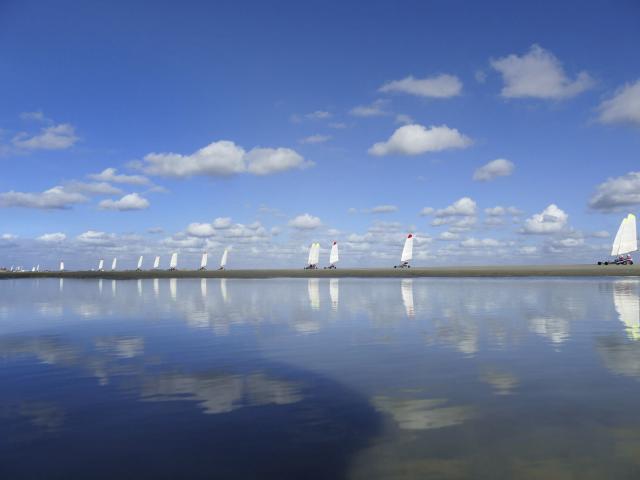 Fort-Mahon_Chars à voile sur la plage © Crtc Hauts De France Nicolas Bryant
