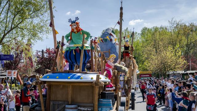 Parc Astérix Defilé Gaulois © S Cambon - Parc Astérix