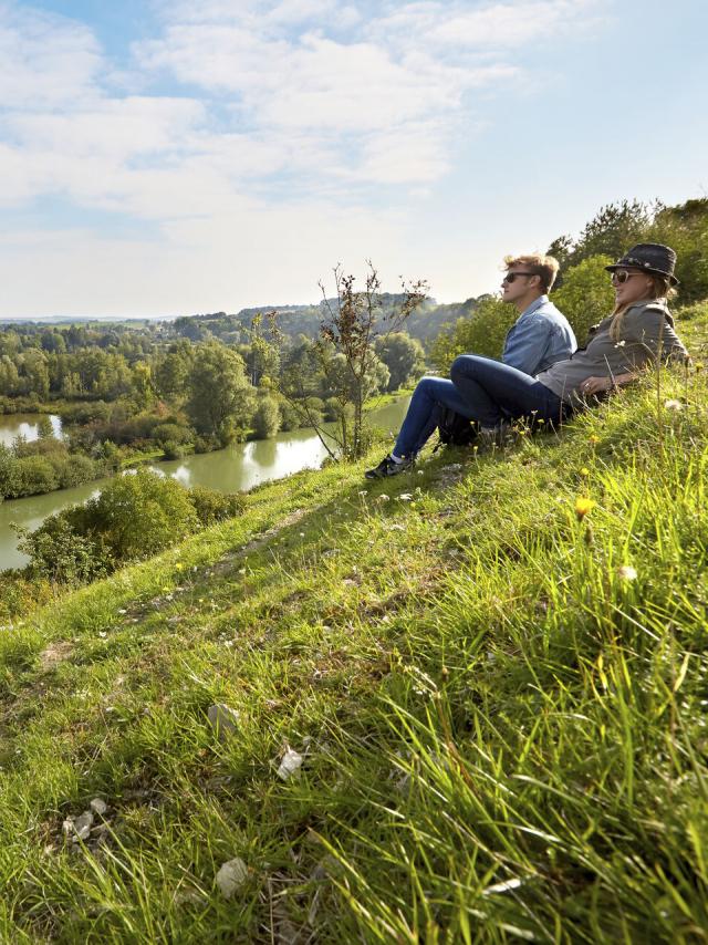 Haute-Somme, Randonnée dans les étangs de la Vallée de la Haute Somme ©CRTC Hauts-de-France- Guillaume Crochez