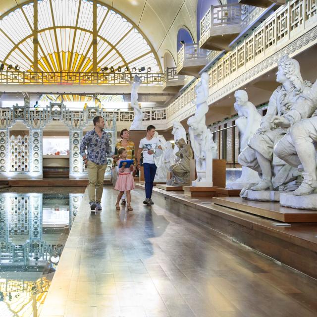 Roubaix _ Musée d'Art et d'Industrie André Diligent _ La Piscine _ Vue sur le Bassin et la Galerie des statues © CRTC Hauts-de-France - AS Flament