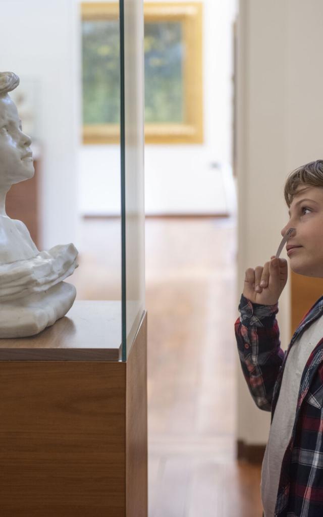 Séance olfactive au Musée de la Piscine de Roubaix © Hauts De France Tourisme Benjamin Teissedre