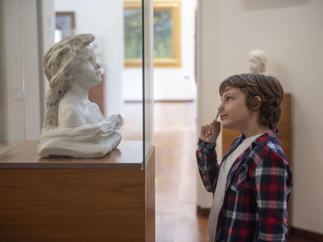 Séance olfactive au Musée de la Piscine de Roubaix © Hauts De France Tourisme Benjamin Teissedre